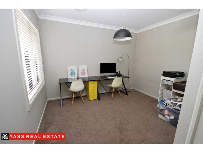5 Wilson Place, Yass NSW 2582
