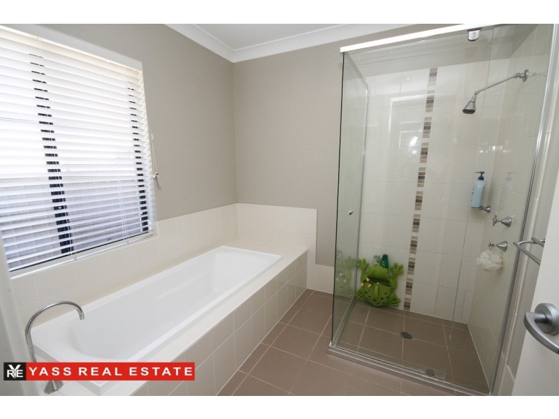 5 Wilson Place, Yass NSW 2582