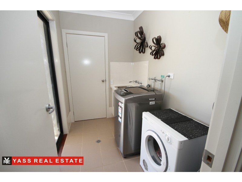 5 Wilson Place, Yass NSW 2582