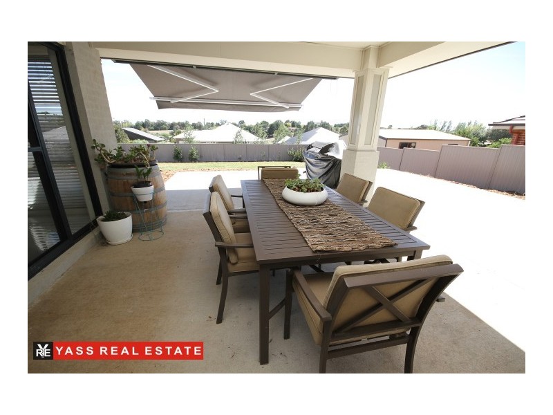 5 Wilson Place, Yass NSW 2582