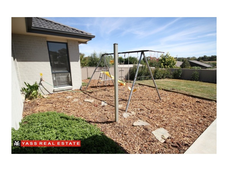 5 Wilson Place, Yass NSW 2582