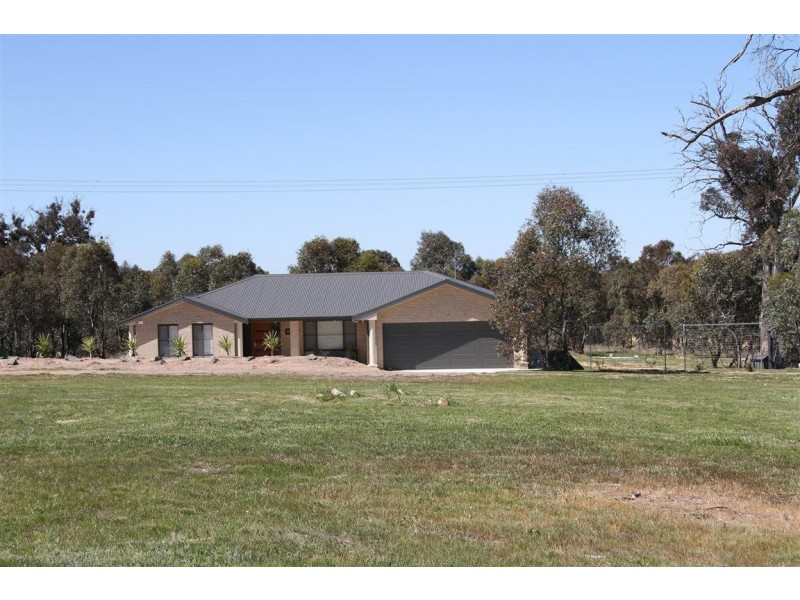 6 Zouch Road, Yass NSW 2582