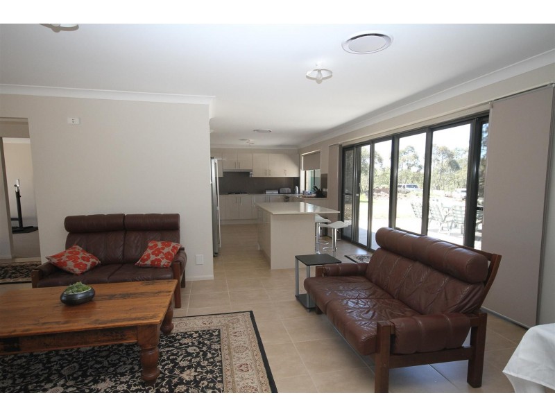 6 Zouch Road, Yass NSW 2582