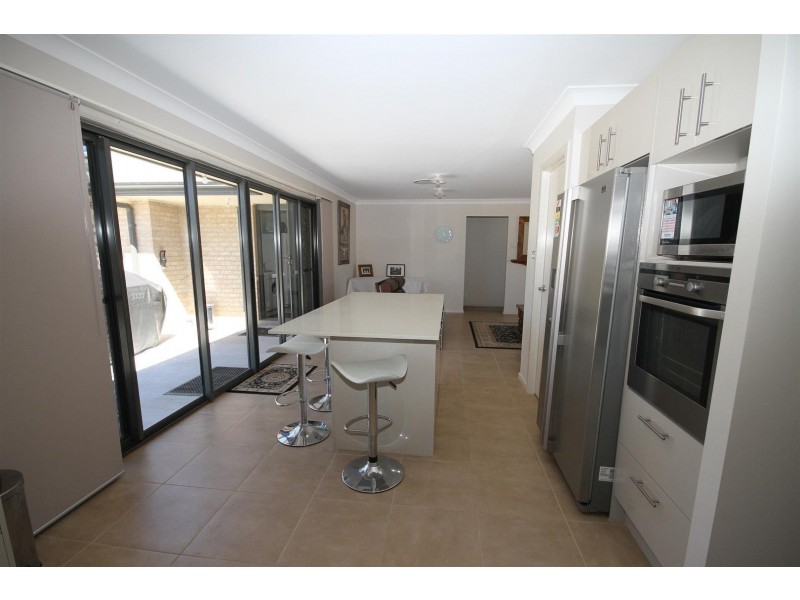 6 Zouch Road, Yass NSW 2582