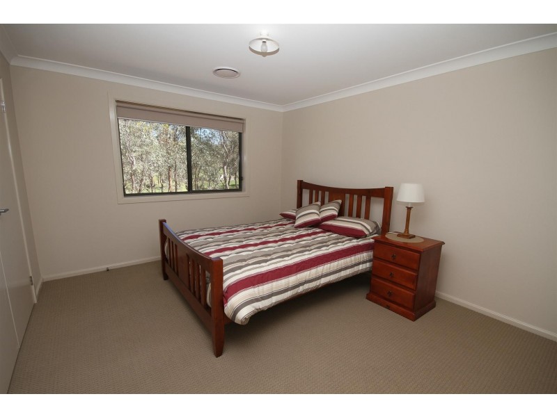 6 Zouch Road, Yass NSW 2582