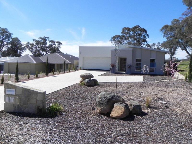 9 Burgess Place, Yass NSW 2582