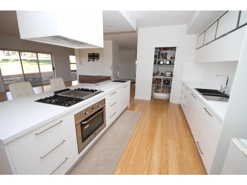 9 Burgess Place, Yass NSW 2582