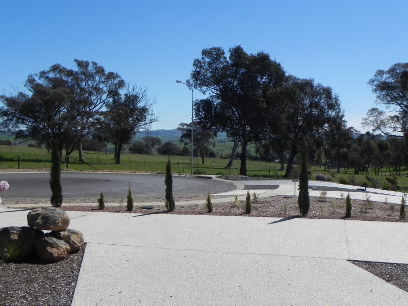 9 Burgess Place, Yass NSW 2582