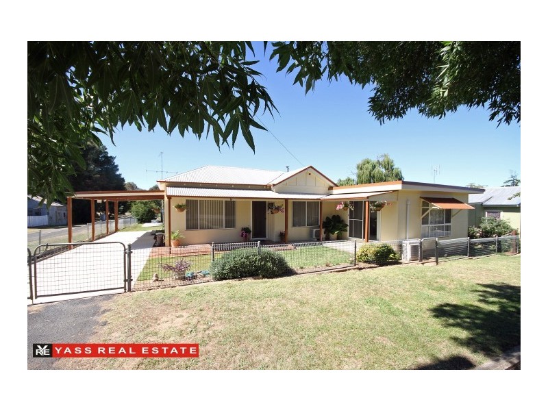 14 Leake Street, Bowning NSW 2582