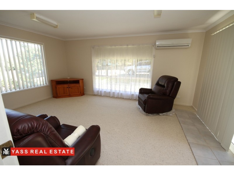 14 Leake Street, Bowning NSW 2582