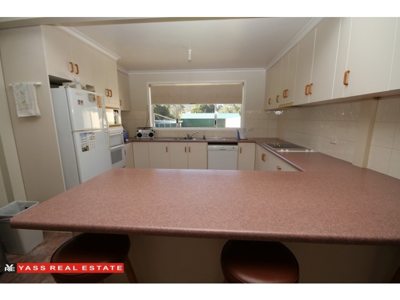 14 Leake Street, Bowning NSW 2582