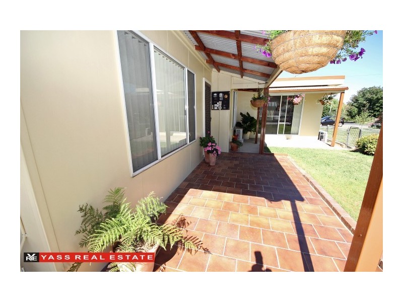 14 Leake Street, Bowning NSW 2582