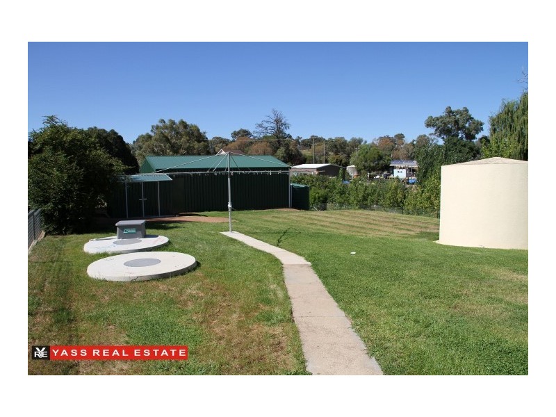 14 Leake Street, Bowning NSW 2582