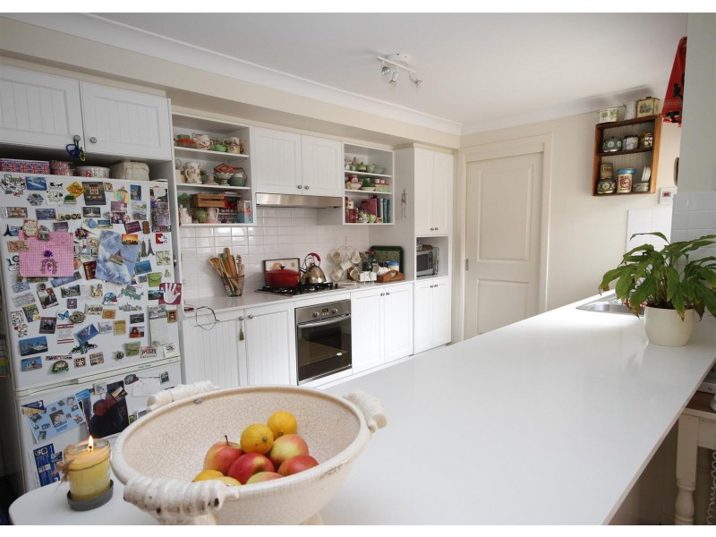 4 Mckenna Avenue, Yass NSW 2582