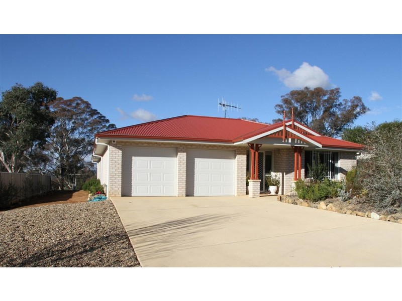 4 Mckenna Avenue, Yass NSW 2582