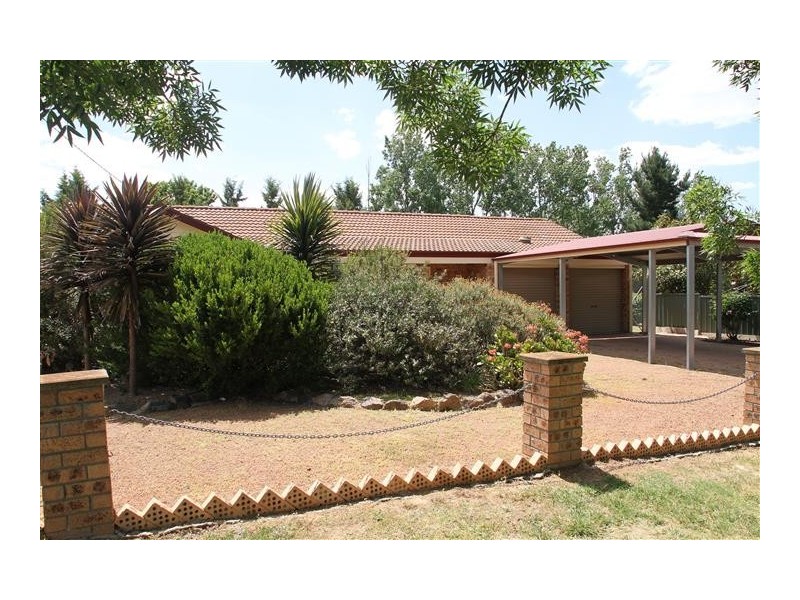 6 Green Street, Yass NSW 2582