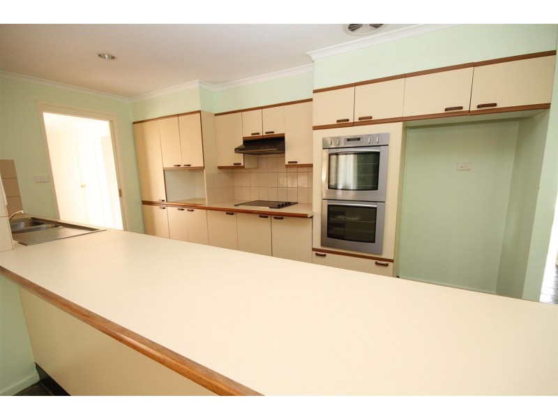 6 Green Street, Yass NSW 2582