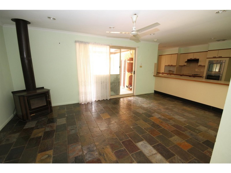 6 Green Street, Yass NSW 2582