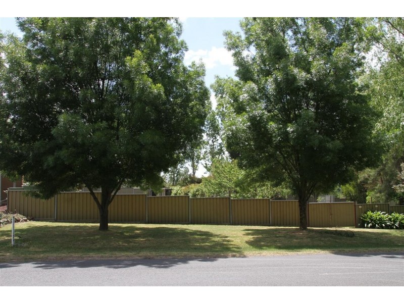 6 Green Street, Yass NSW 2582