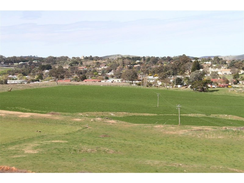 82 Laidlaw Street, Yass NSW 2582