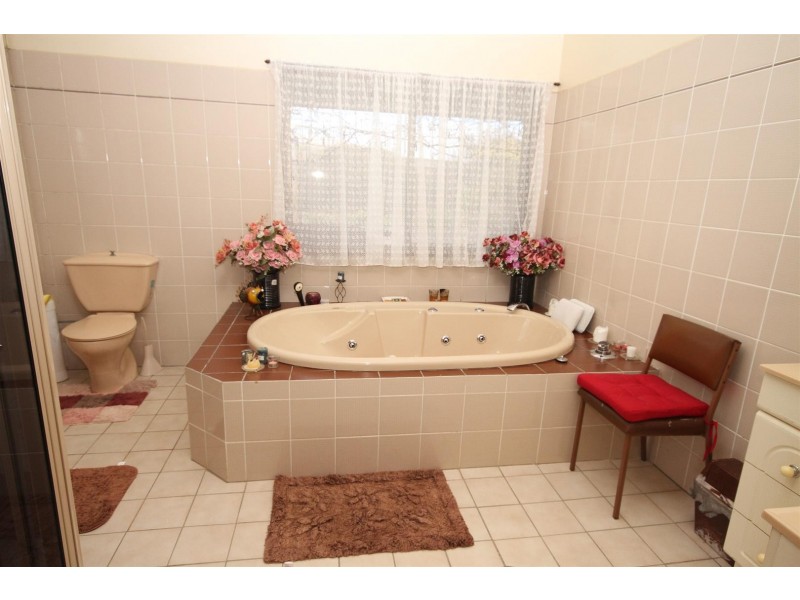 82 Laidlaw Street, Yass NSW 2582