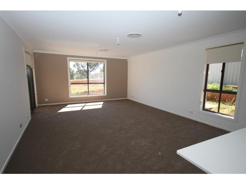 35 Discovery Drive, Yass NSW 2582