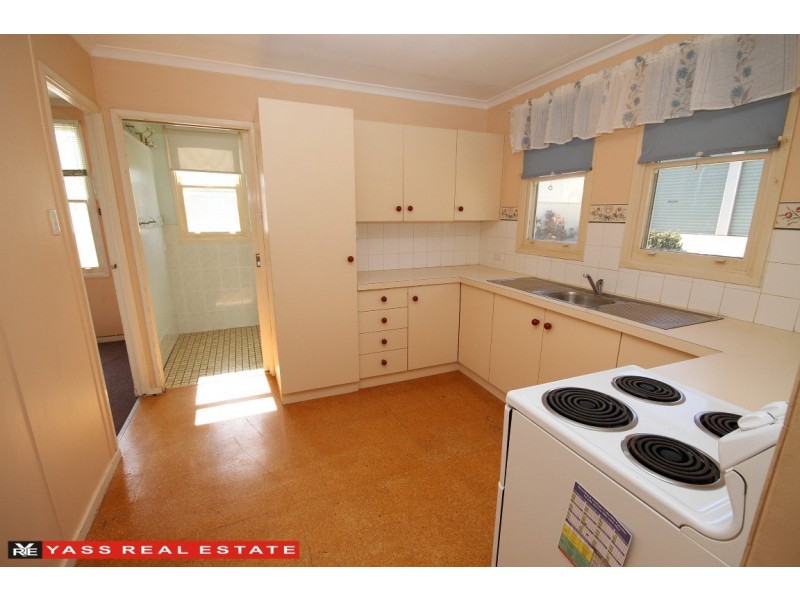 53 Hume Street, Yass NSW 2582