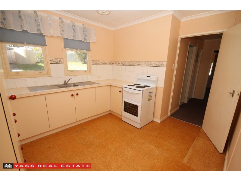 53 Hume Street, Yass NSW 2582