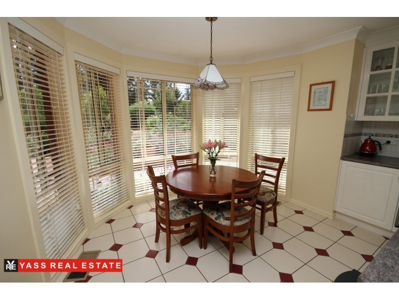 10 Walker Place, Yass NSW 2582