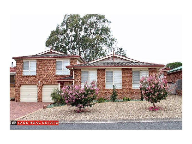 10 Walker Place, Yass NSW 2582