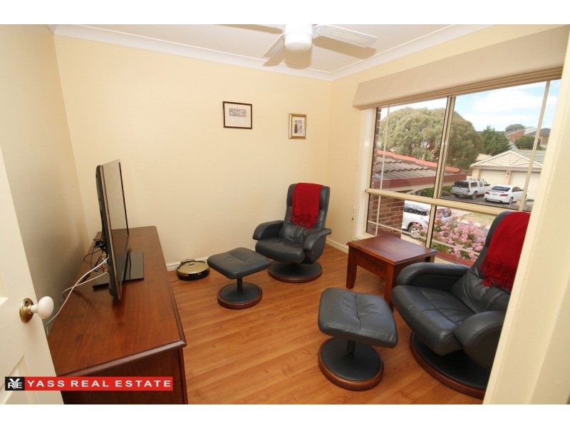 10 Walker Place, Yass NSW 2582