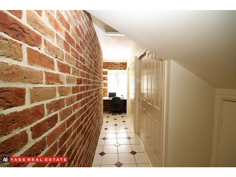 10 Walker Place, Yass NSW 2582