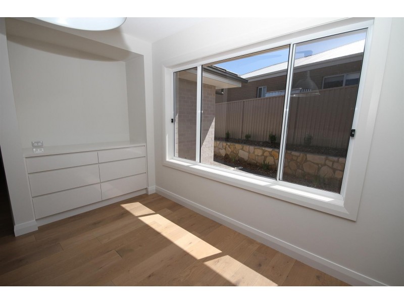 16 Mckenna Avenue, Yass NSW 2582