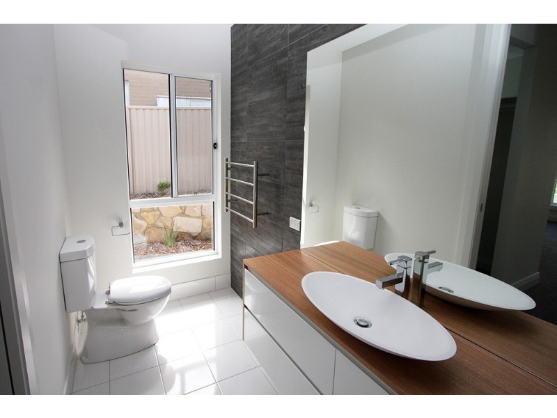 16 Mckenna Avenue, Yass NSW 2582