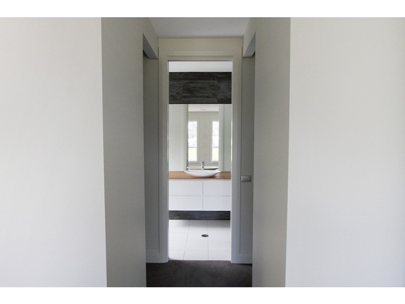 16 Mckenna Avenue, Yass NSW 2582