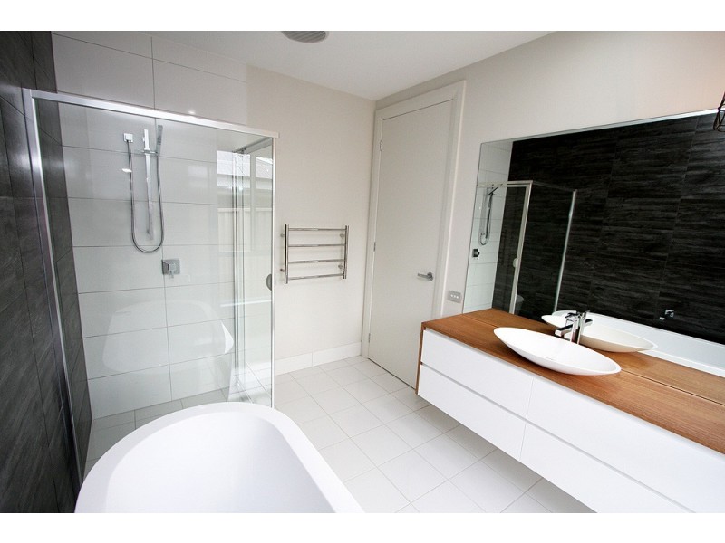 16 Mckenna Avenue, Yass NSW 2582