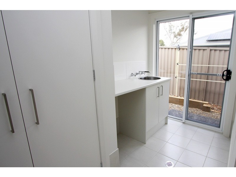 16 Mckenna Avenue, Yass NSW 2582