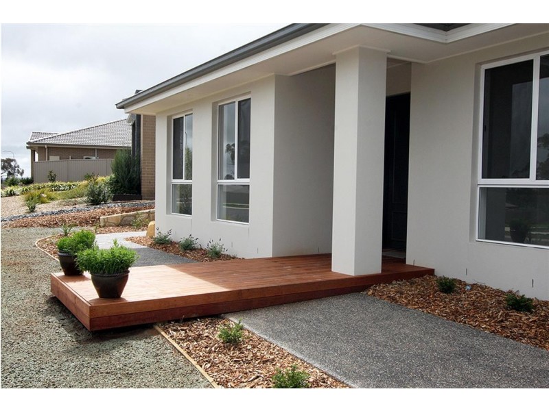 16 Mckenna Avenue, Yass NSW 2582