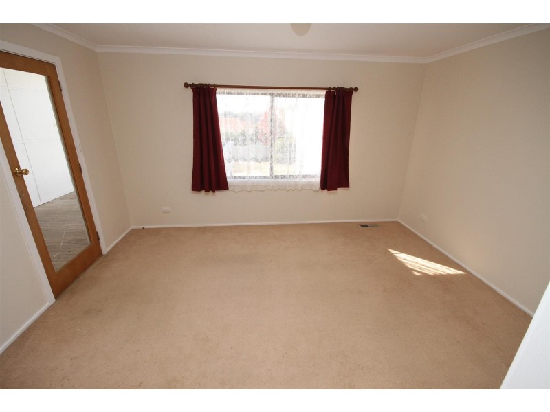 10 Brennan Street, Yass NSW 2582