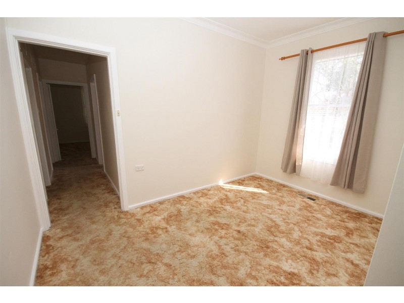 10 Brennan Street, Yass NSW 2582