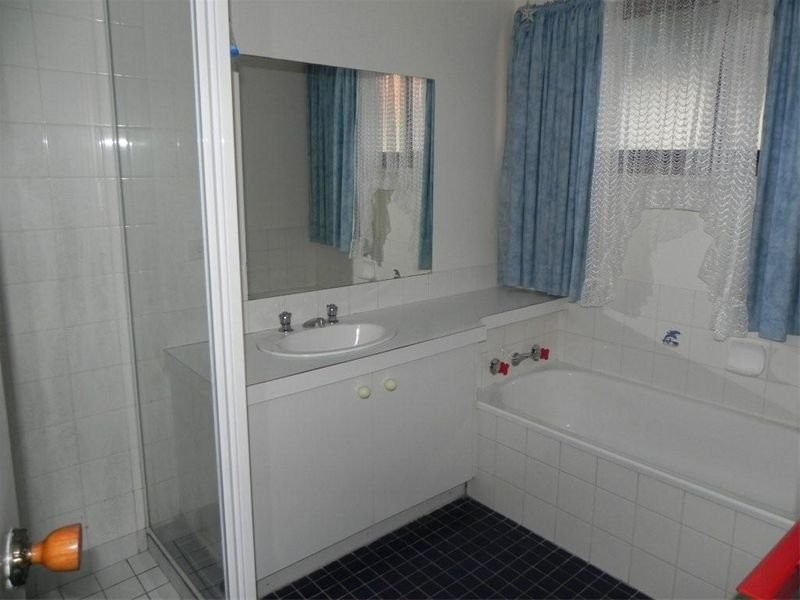 20 Merriman Drive, Yass NSW 2582