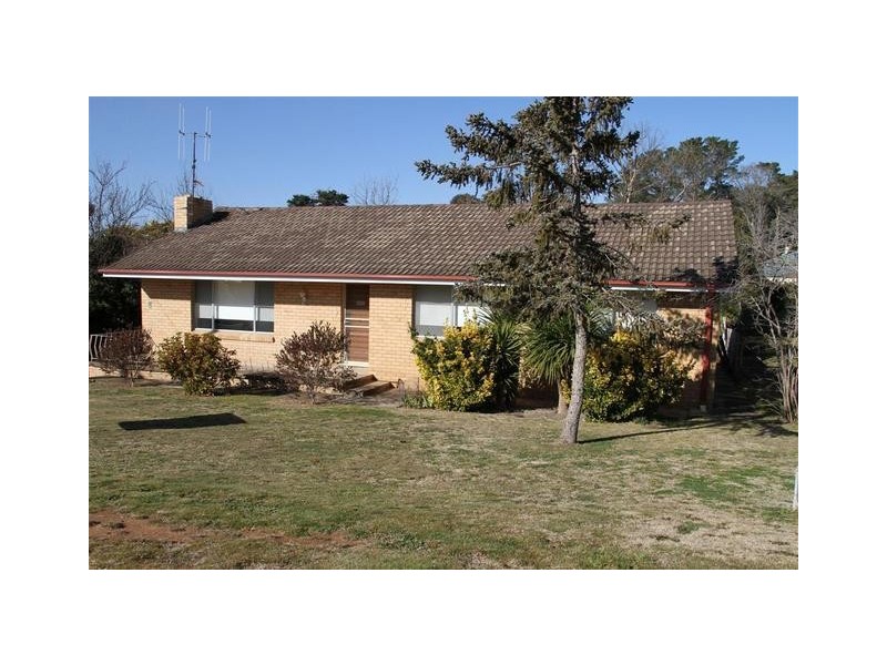 10 Shantalla Crescent, Yass NSW 2582