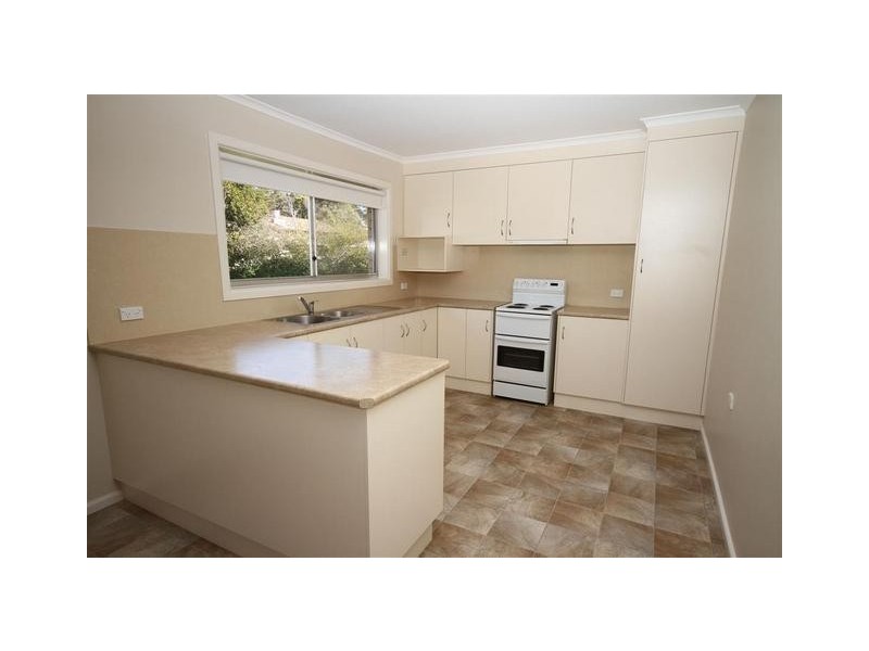 10 Shantalla Crescent, Yass NSW 2582