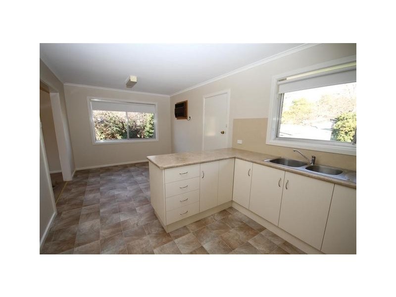 10 Shantalla Crescent, Yass NSW 2582