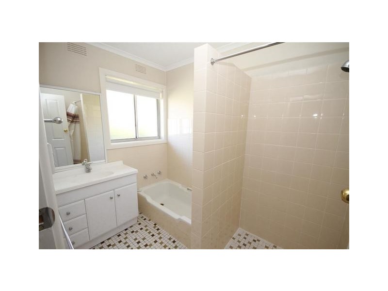 10 Shantalla Crescent, Yass NSW 2582