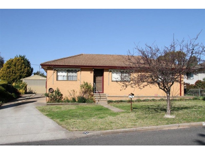 34 Merriman Drive, Yass NSW 2582