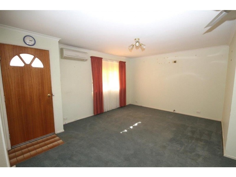 34 Merriman Drive, Yass NSW 2582