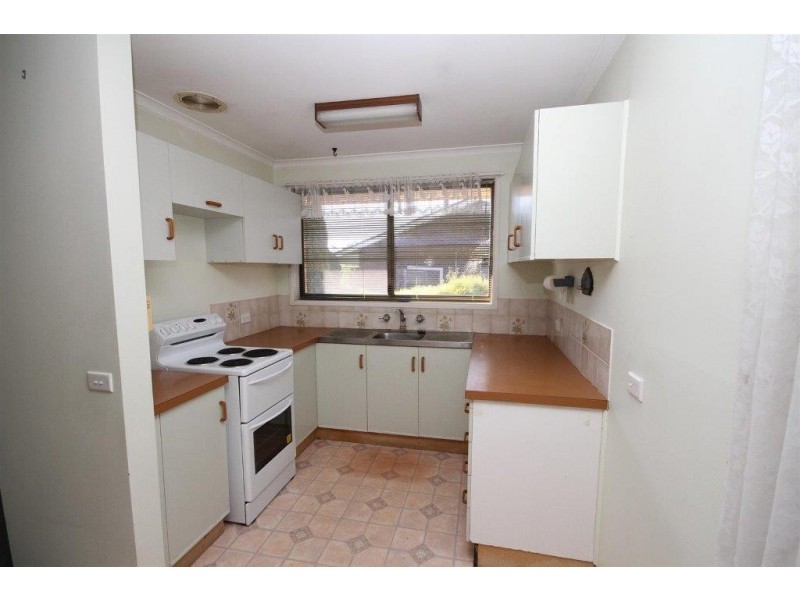 34 Merriman Drive, Yass NSW 2582