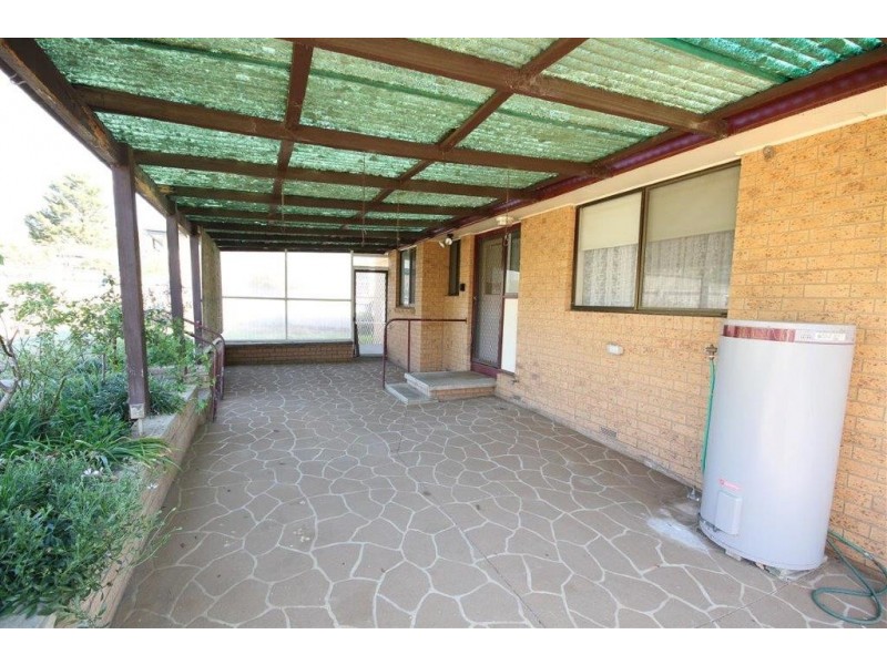 34 Merriman Drive, Yass NSW 2582