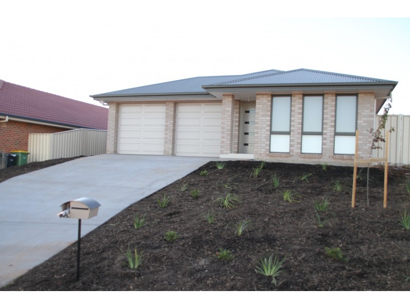 35 Discovery Drive, Yass NSW 2582